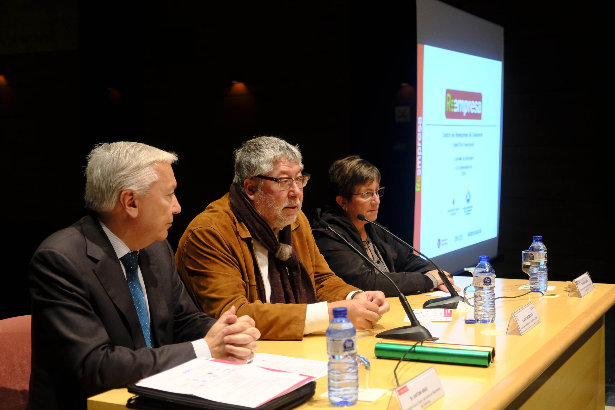 Exit-de-participacio-de-la-primera-matinal-de-la-Reempresa-a-Cornella.jpg