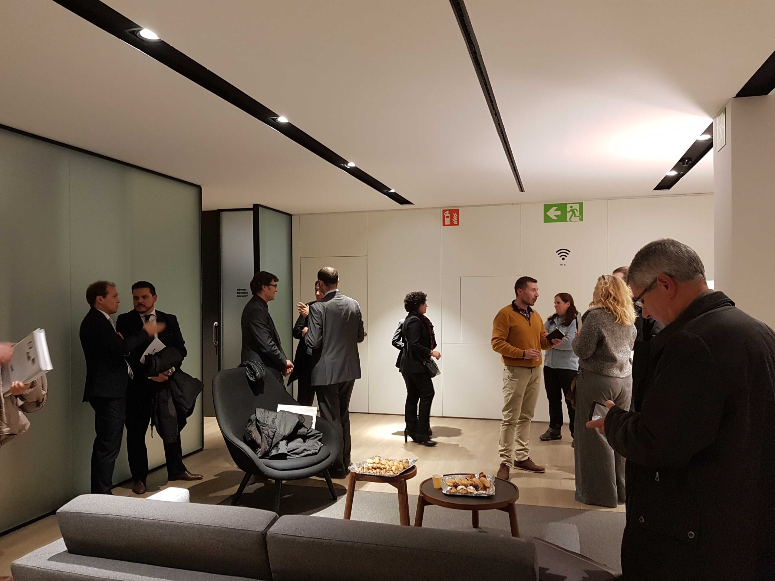 L-oficina-Store-Rambla-d-Egara-de-CaixaBank-acull-una-nova-edicio-del-Cafe-de-la-Reempresa.jpg